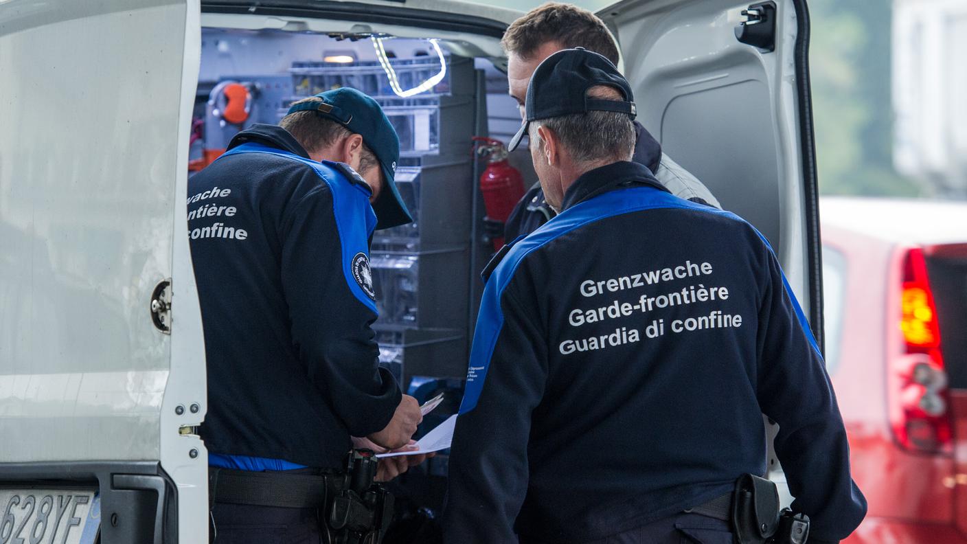 Controlli al confine