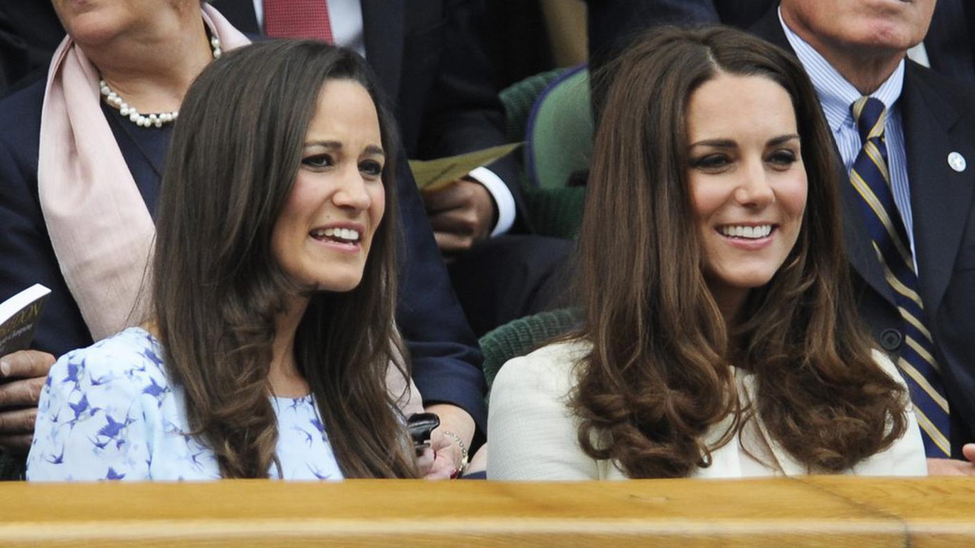 Pippa (a sinistra) con la sorella Kate