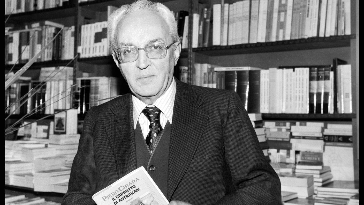 Lo scrittore Piero Chiara (1913-1986)