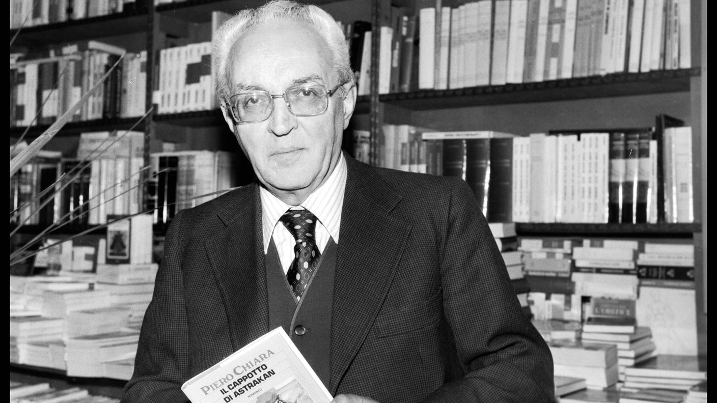 Lo scrittore Piero Chiara (1913-1986)