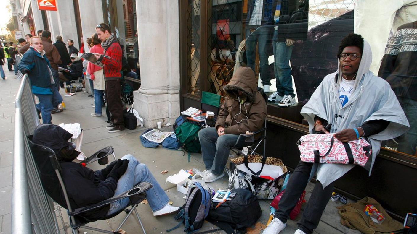 Tutti in fila, o quasi