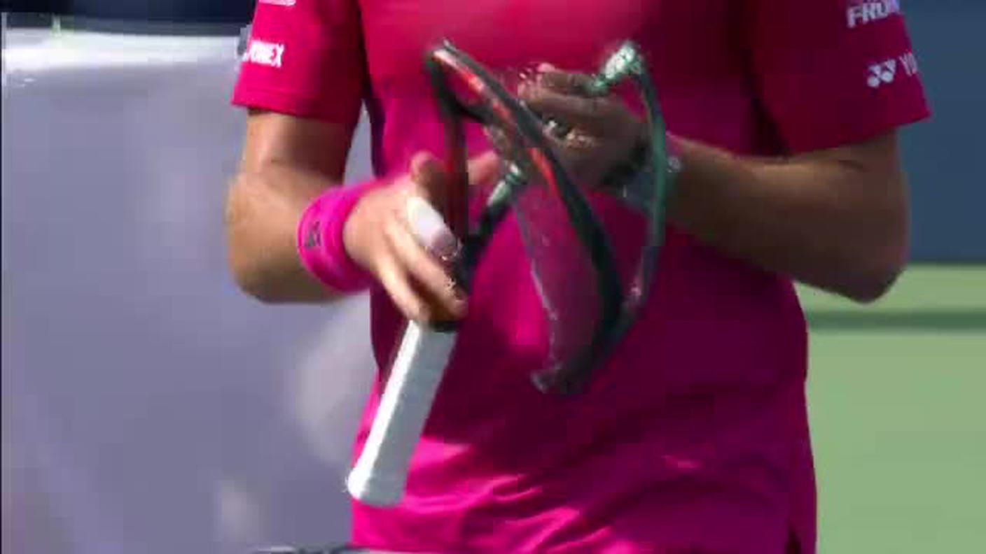 US Open, Wawrinka se la prende con la propria racchetta (05.09.2016)