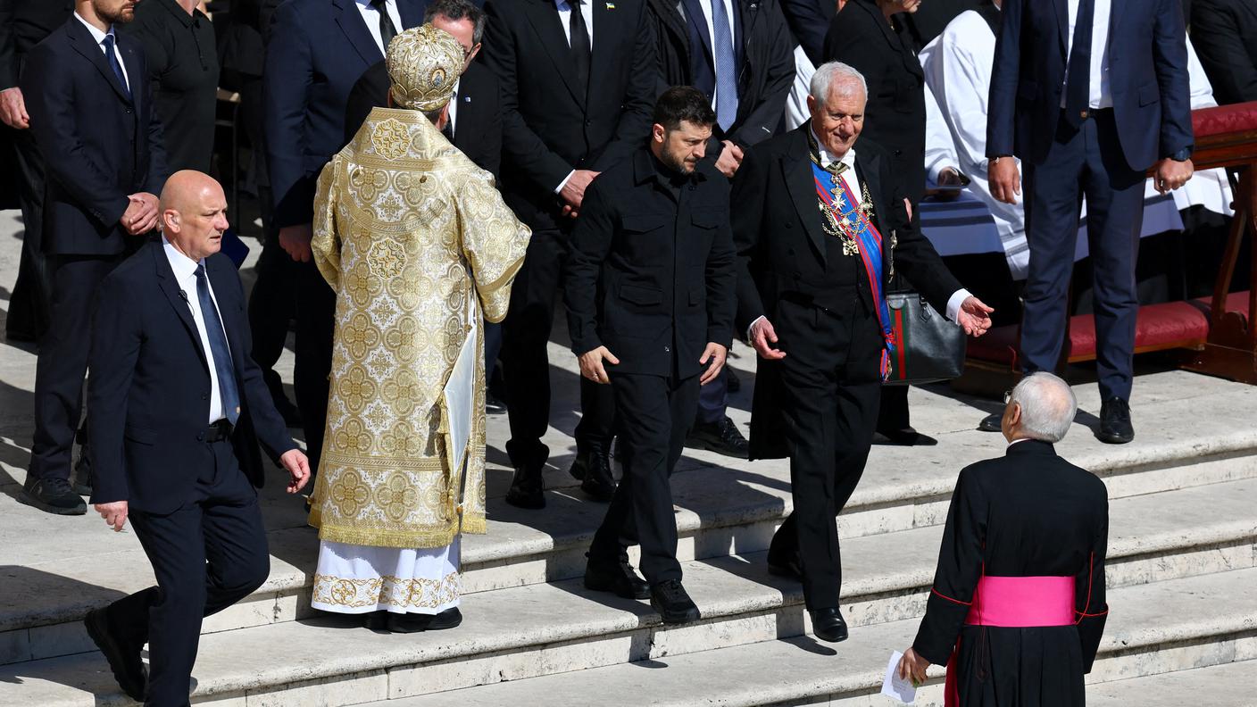 2025-04-26T080900Z_1310214693_RC2K5EARELSX_RTRMADP_3_POPE-FRANCIS-FUNERAL.JPG