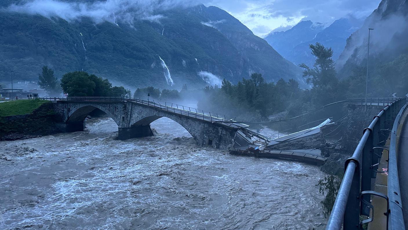 Ponte Visletto distrutto foto 2.jpg