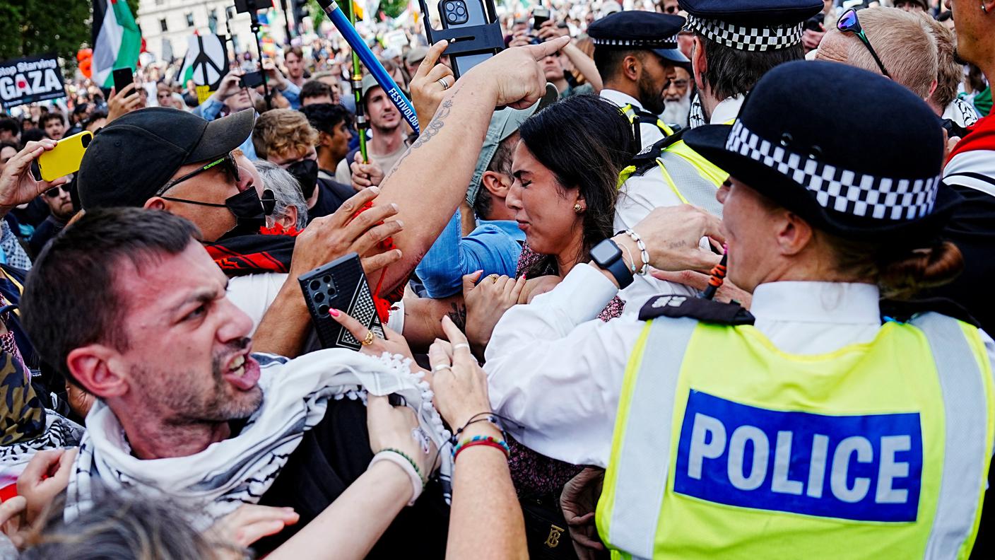 2025-09-06T145427Z_374612318_RC2EMGAYQEUJ_RTRMADP_3_ISRAEL-PALESTINIANS-BRITAIN-PALESTINE-ACTION.JPG