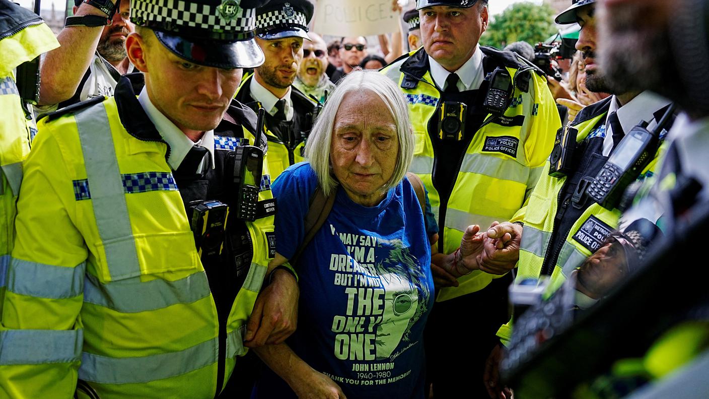 2025-09-06T122616Z_806224291_RC2CMGAIGDSY_RTRMADP_3_ISRAEL-PALESTINIANS-BRITAIN-PALESTINE-ACTION.JPG