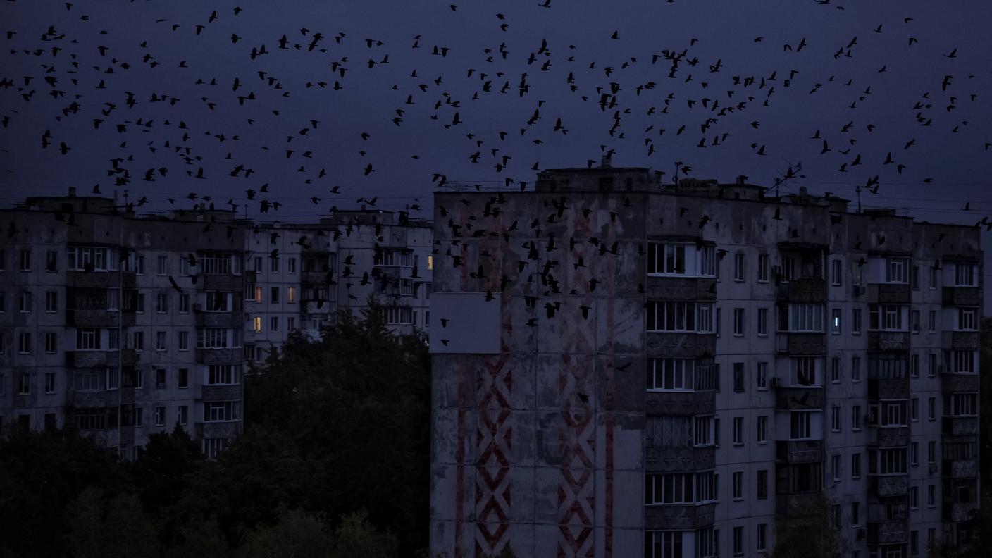 2025-10-03T105018Z_209335844_RC2U3HASPXM6_RTRMADP_3_UKRAINE-CRISIS-BLACKOUT-CHERNIHIV.JPG