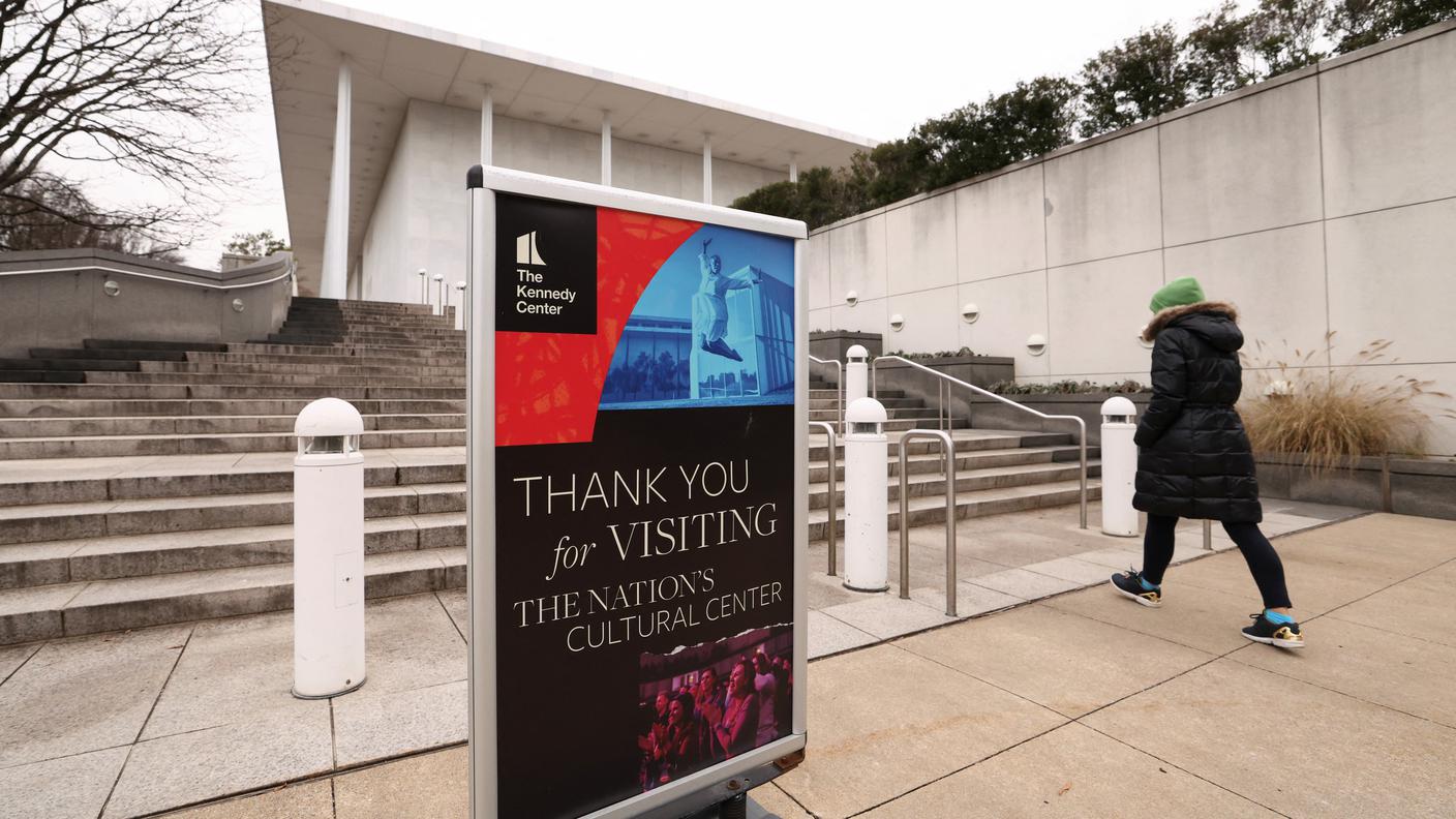 Il Kennedy Center, che sarà ribattezzato Trump-Kennedy Center, a Washington