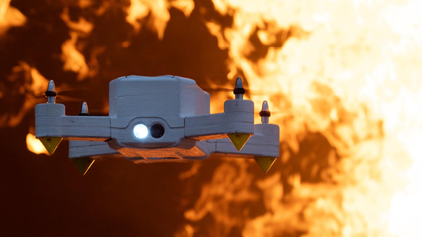 Il FireDrone combina materiali resistenti e robotica pratica