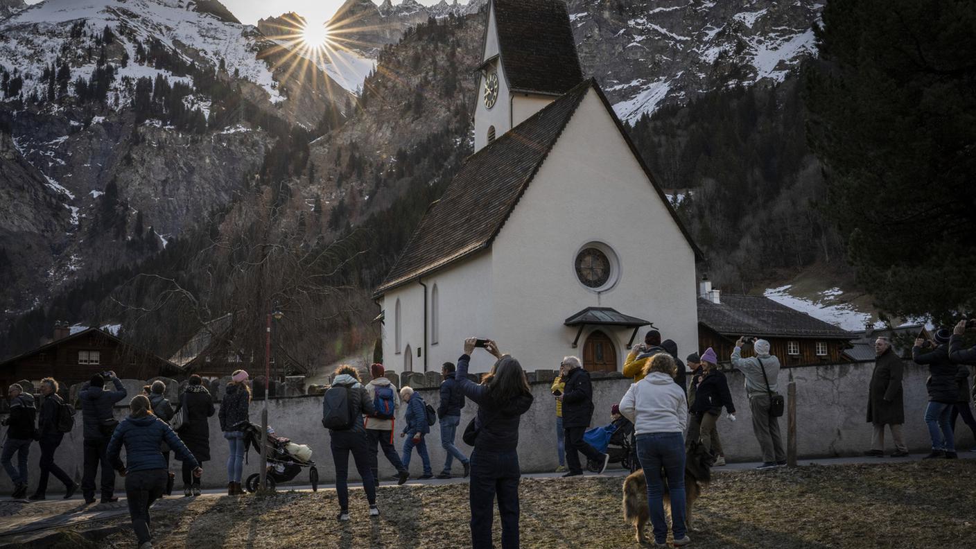 Il fenomeno si ripete due volte l'anno, ma è osservabile solo con cielo terso