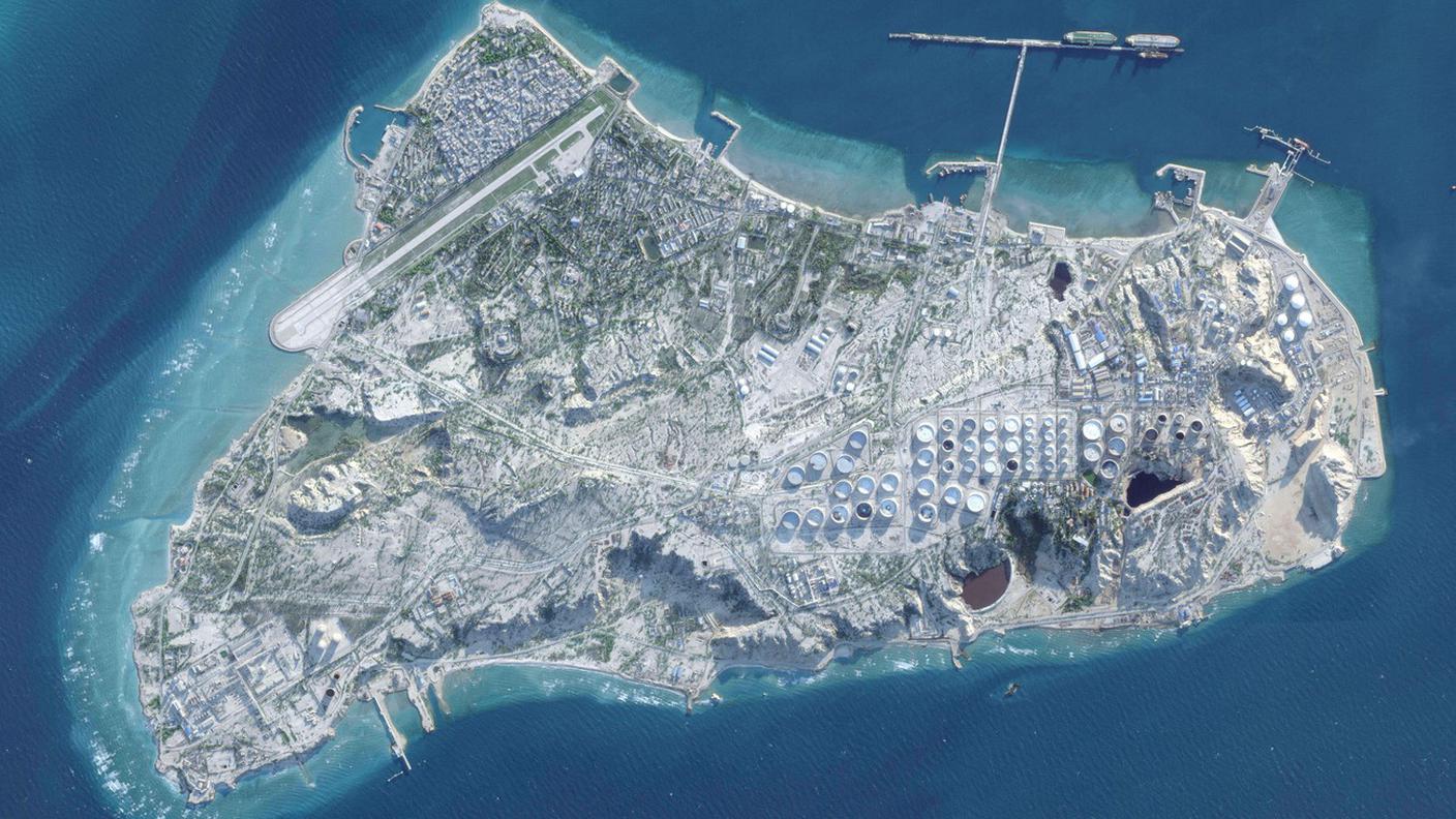 Un'immagine satellitare dell'isola iraniana di Kharg scattata prima dell'inizio del conflitto