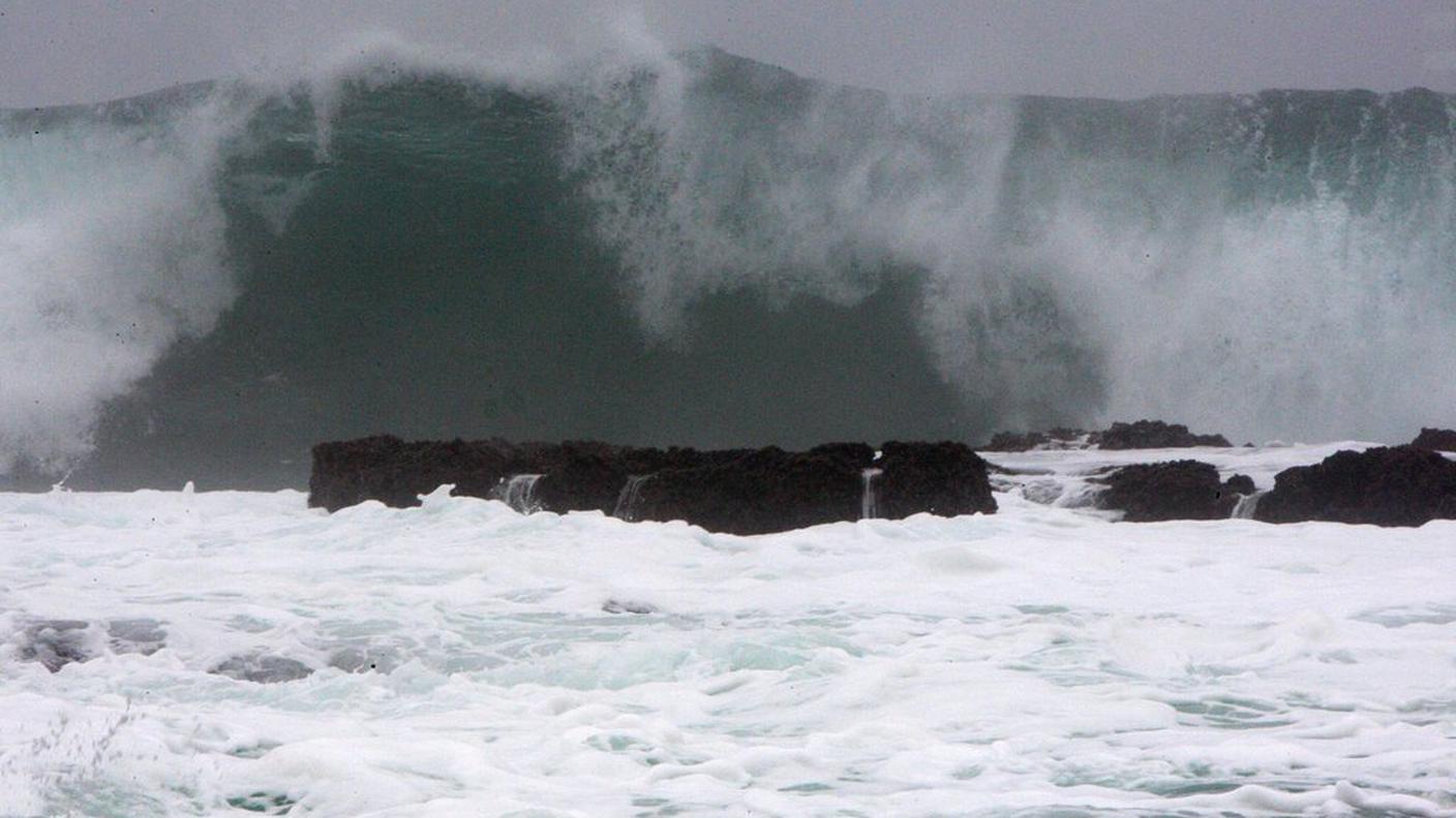Le onde al largo delle coste hanno raggiunto altezze non abituali