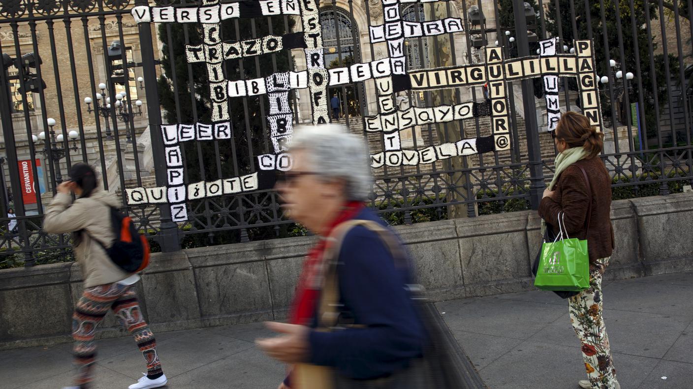 Madrid, il cancello della Biblioteca nazionale spagnola