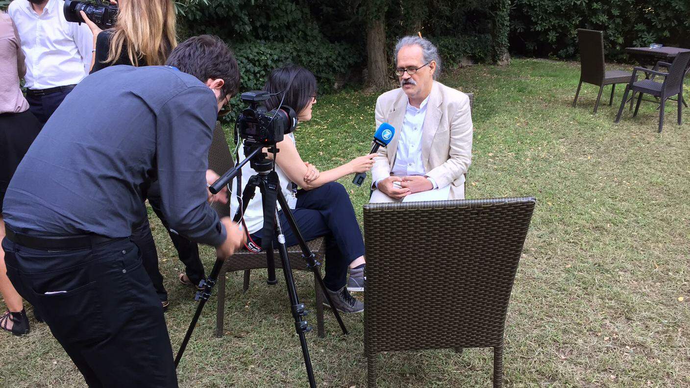 Giuseppe Gaudino durante un'intervista