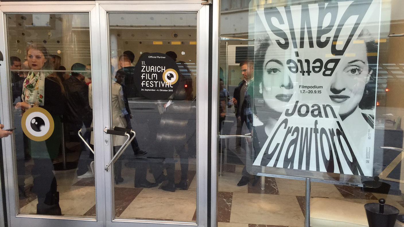 Al Filmpodium Bette Davis e Joan Crawford aspettano lui