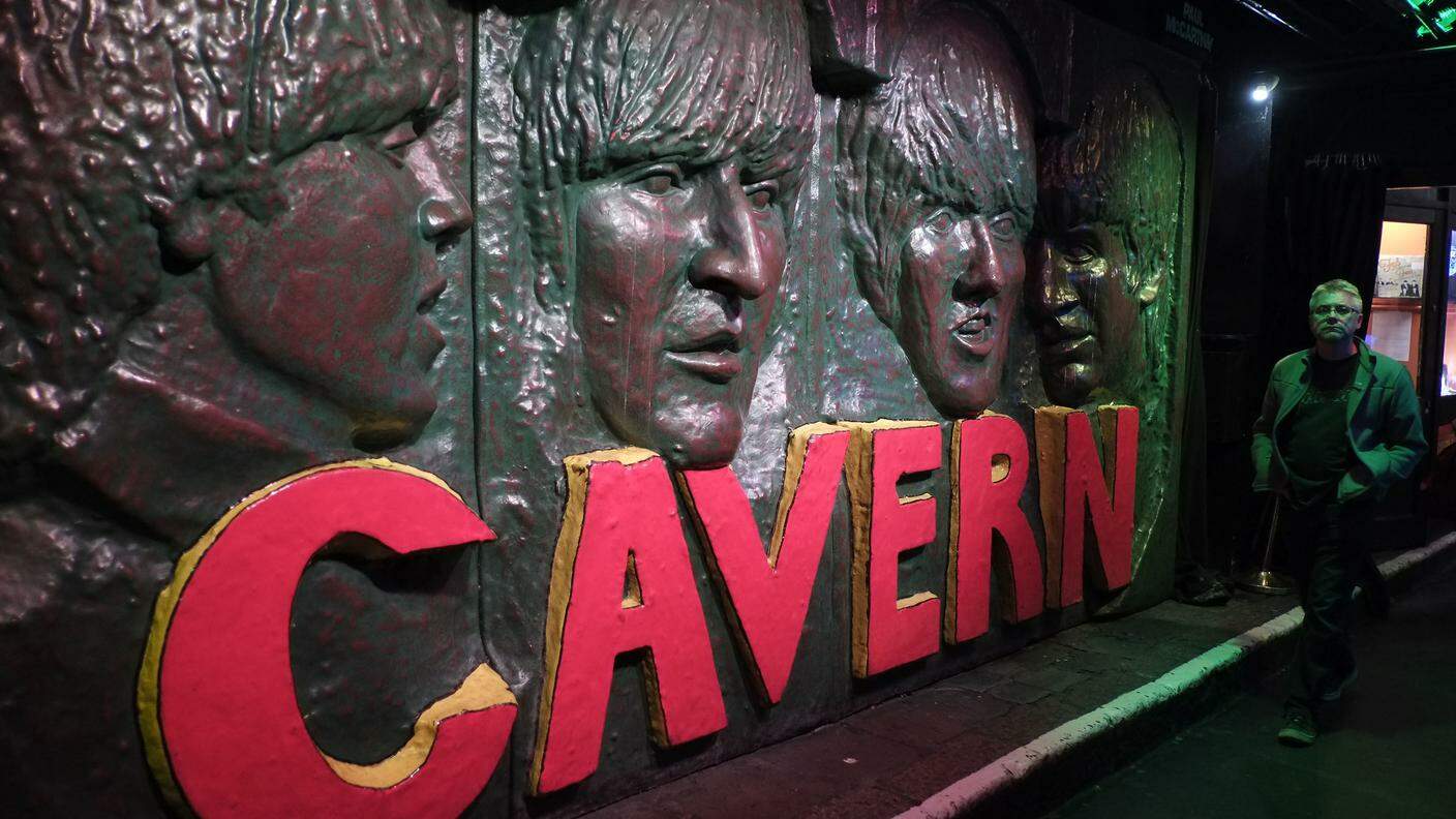 Il mito Beatles, nato al Cavern Club di Liverpool, ora è online