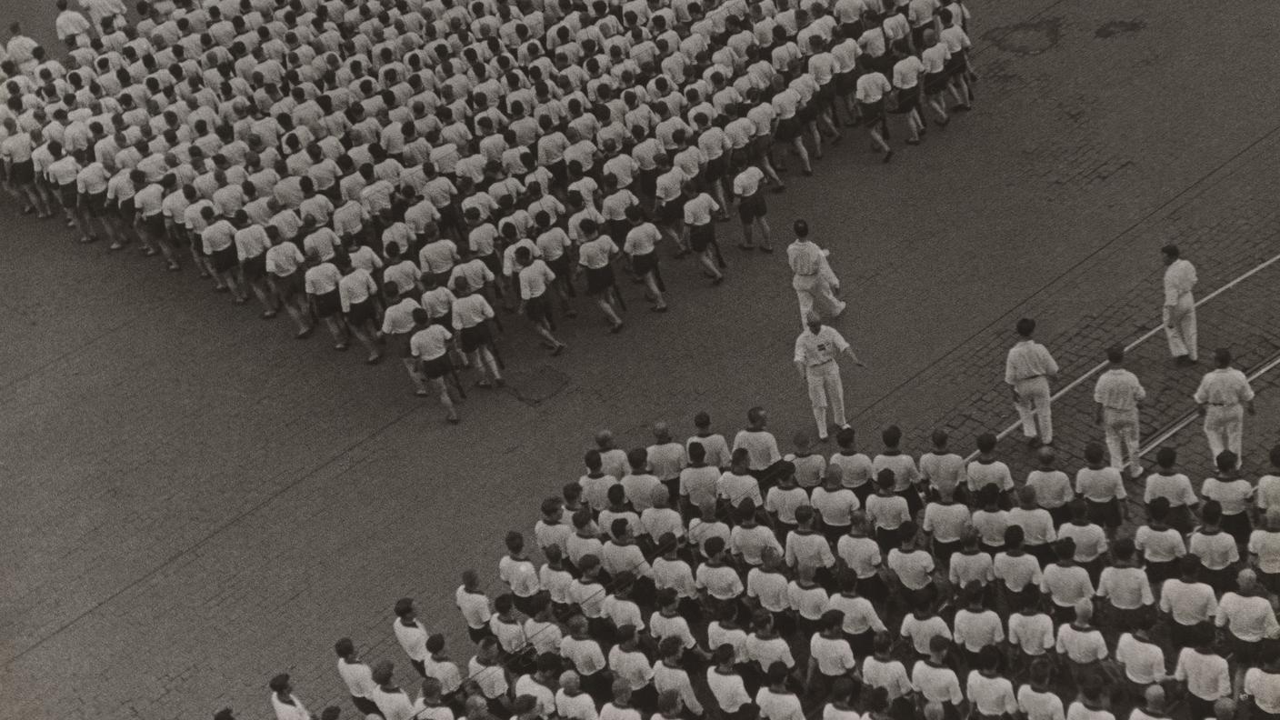 Column of the Dynamo Sports Society, 1932