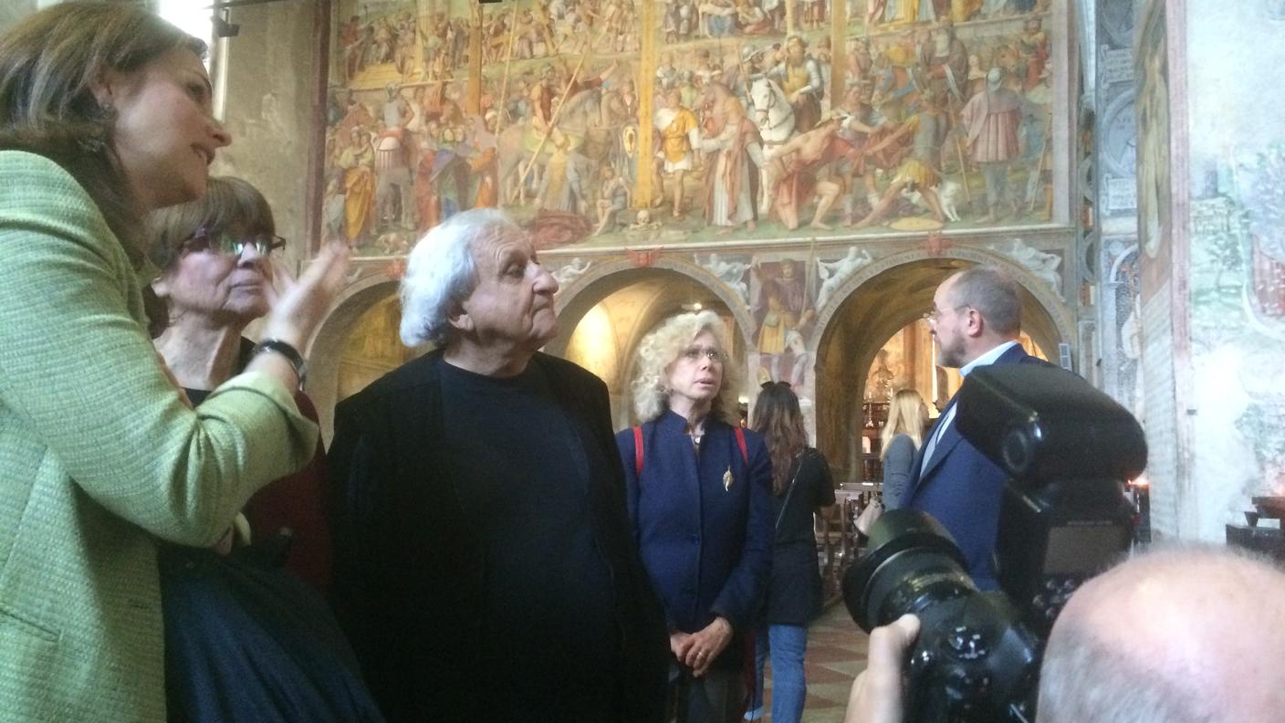 Con la moglie e, alle spalle, la signora Micaela Goren Monti