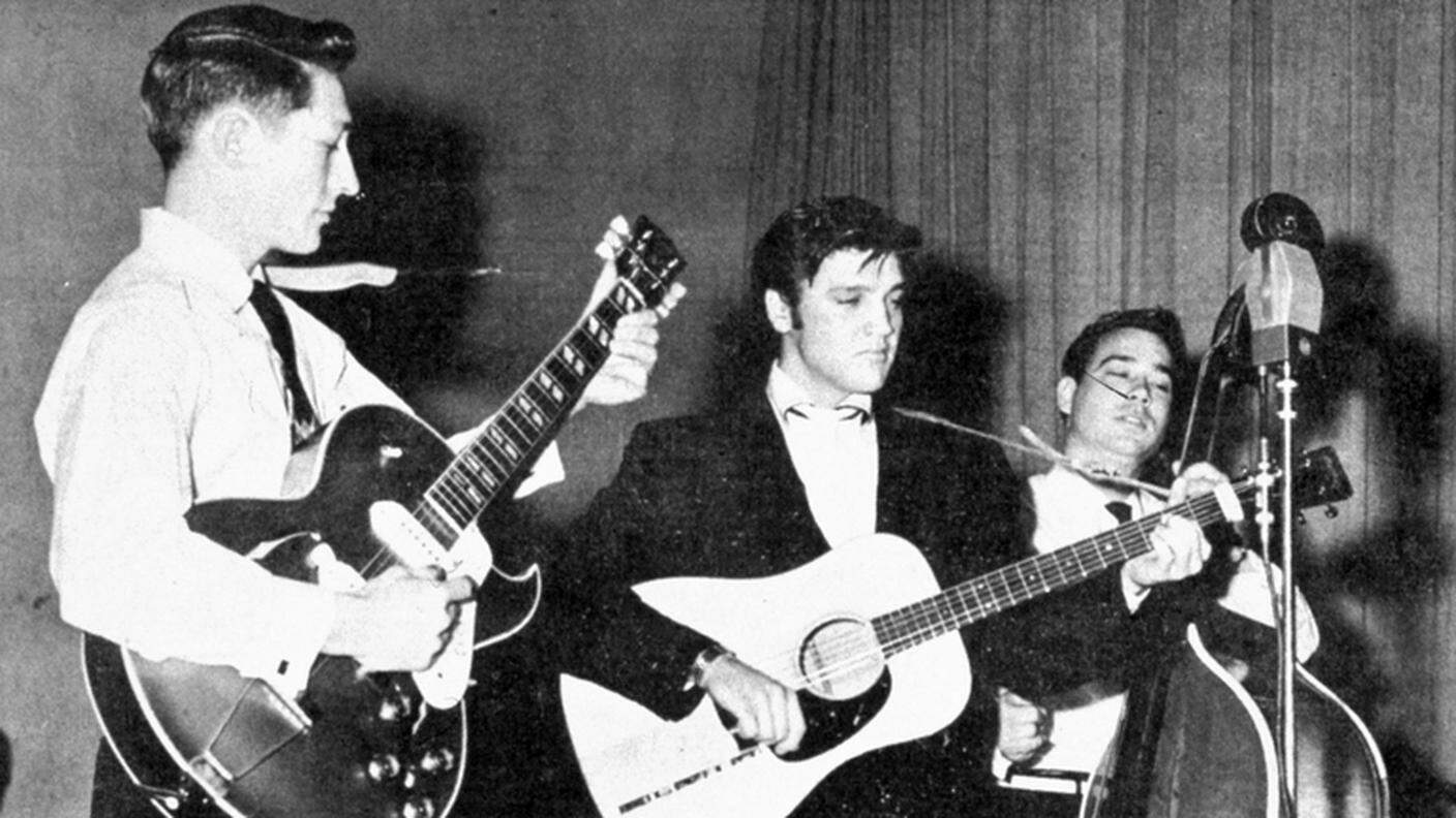 I Blue Moon Boys nel 1957: Scotty Moore, Elvis e Bill Black