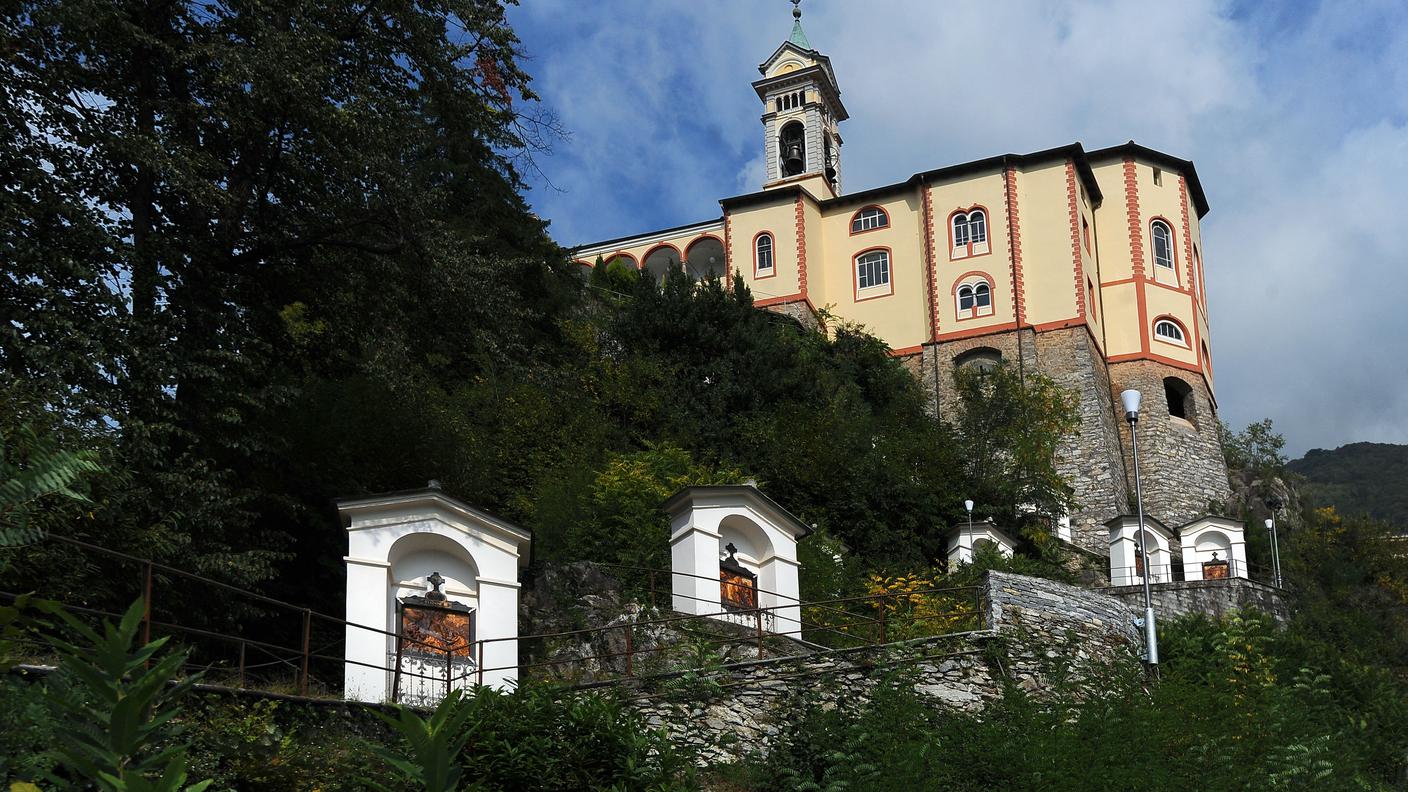 Anche la Madonna del Sasso nell'obiettivo del fotografo