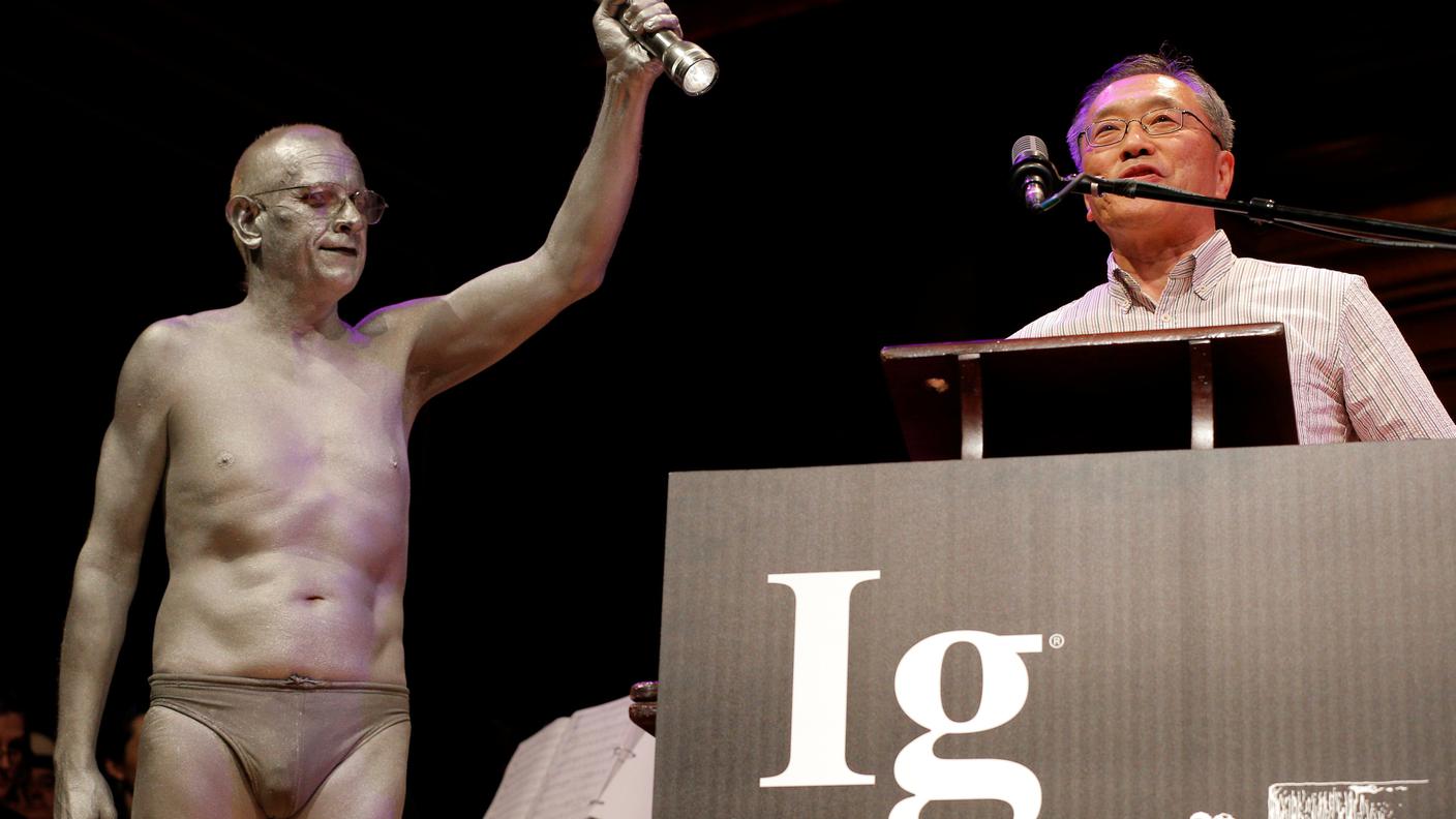 Un momento della premiazione degli IgNobel 2016, avvenuta a Boston