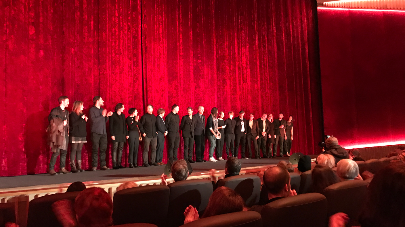 Greg Zglinski e la sua troupe alla prima di Tiere