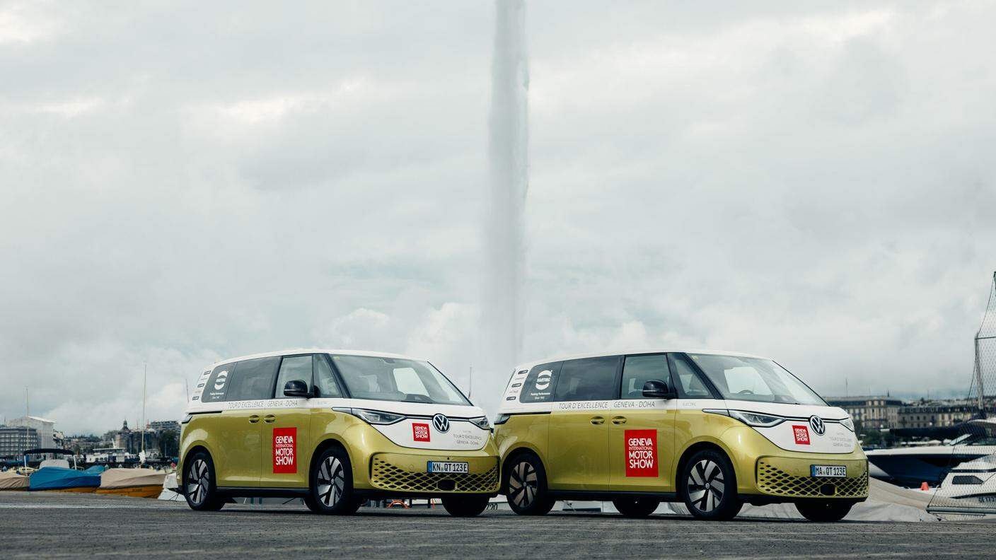 Le due Volkswagen ID Buzz elettriche pronte a scattare da Ginevra verso Doha