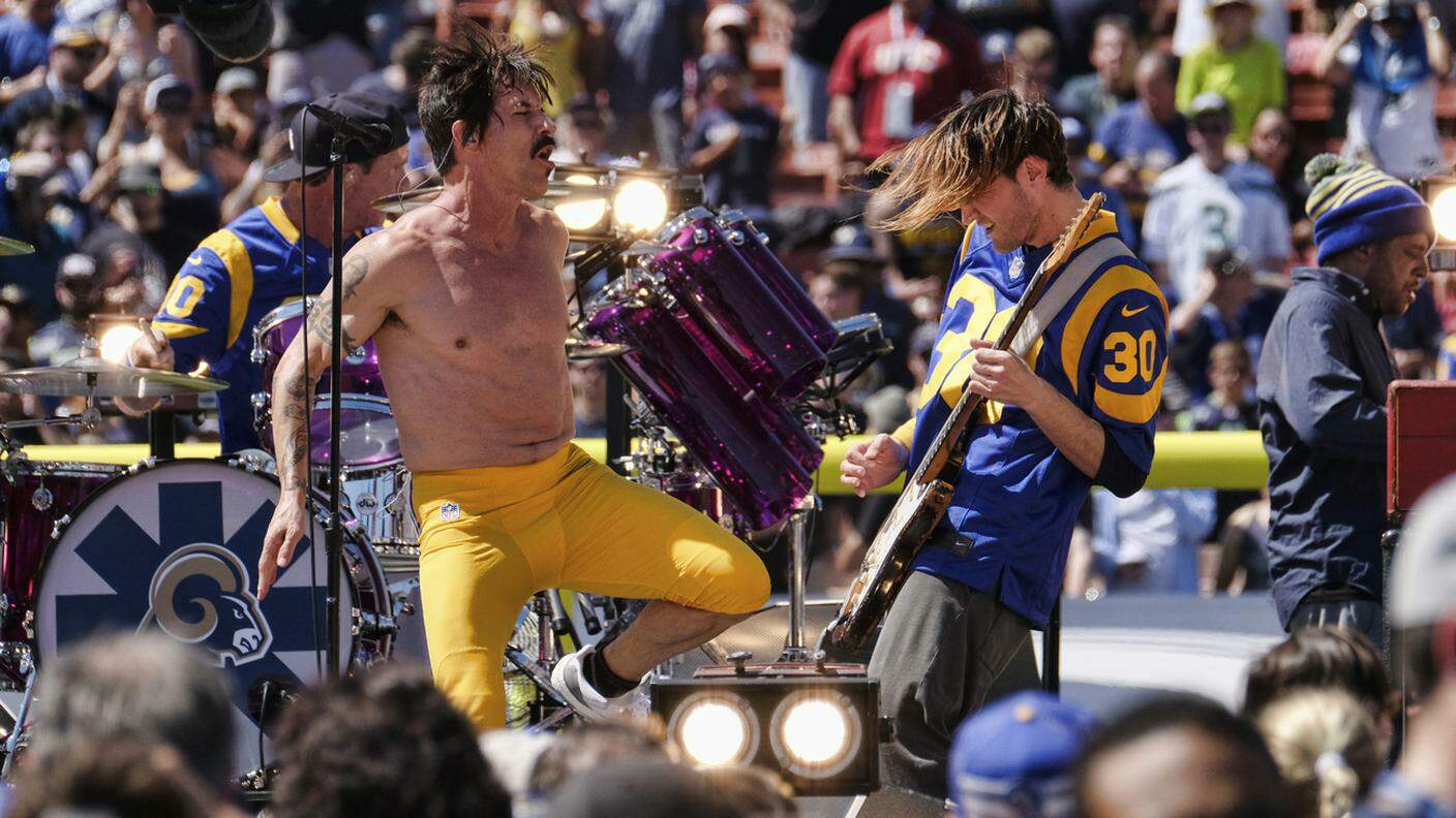 I Red Hot Chili Peppers in un'immagine scattata in settembre a Los Angeles