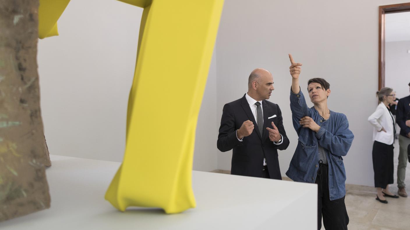 L'artista Carol Bove in compagnia del consigliere federale