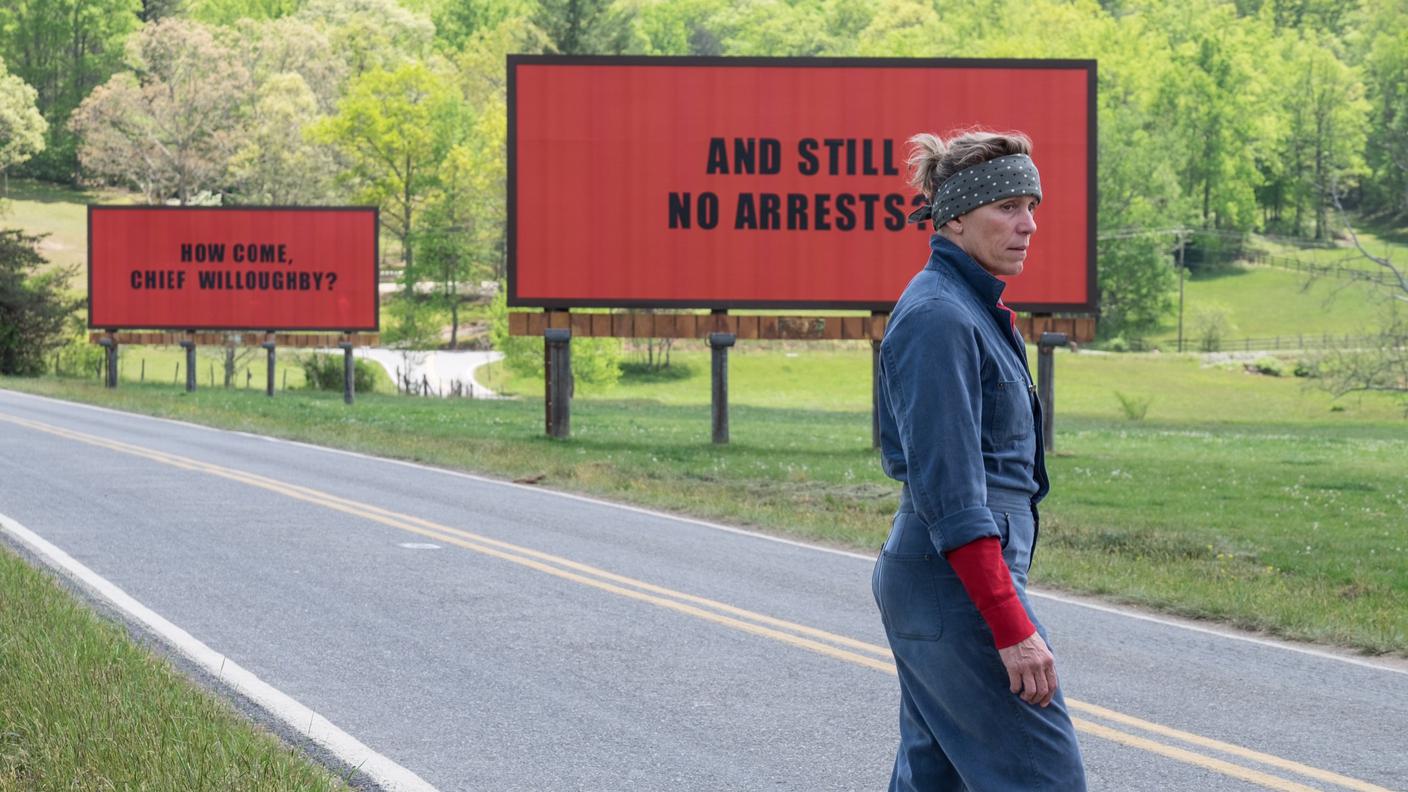 I manifesti di protesta contro lo sceriffo affissi dalla protagonista di "Three Billboards..."