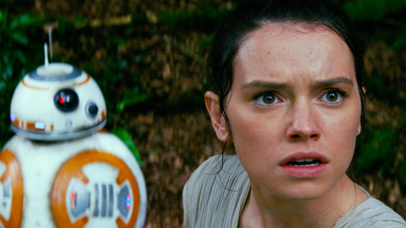 Nuovi eroi per una nuova trilogia: Daisy Ridley nei panni di Rey per Il risveglio della Forza (2015)