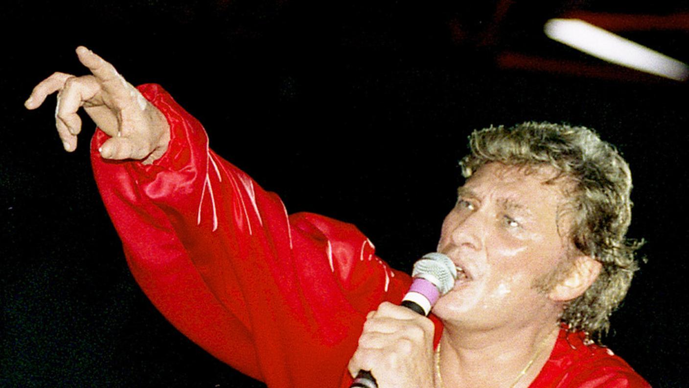 Hallyday in un concerto a Parigi nel 1993