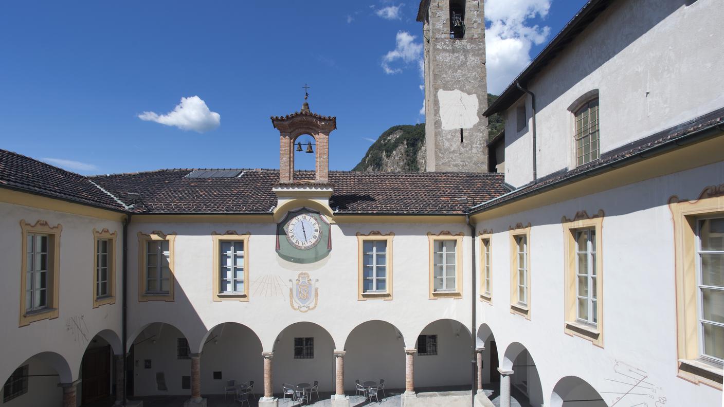 Il chiostro dell'antico convento dei Serviti, sede del museo