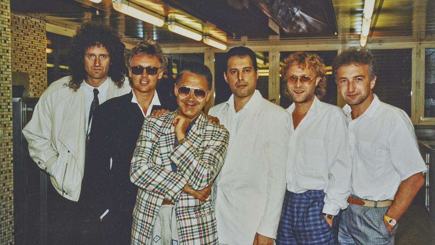 Claude Nobs (al centro) con i Queen, 1981