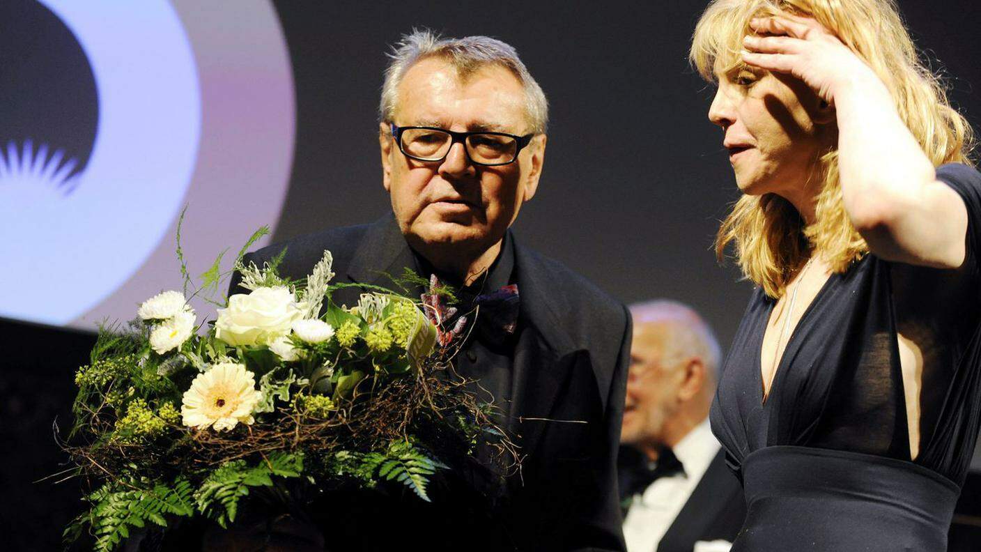 Milos Forman mentre ritira il premio al Festival di Zurigo nel 2010