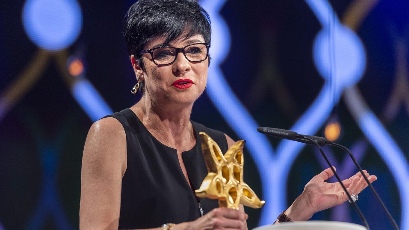 Regula Esposito, premiata per il cabaret e la commedia
