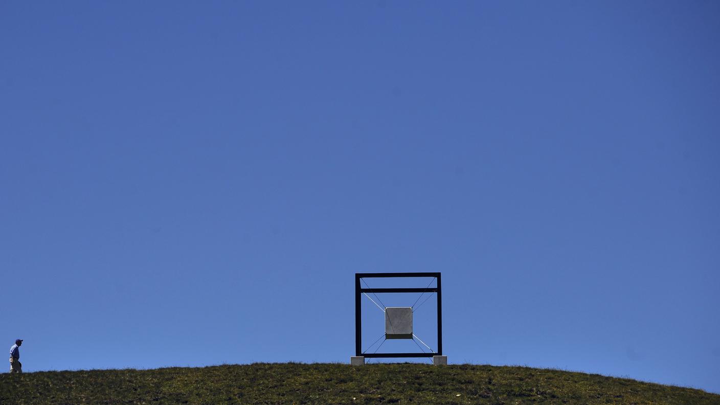 Il cubo sospeso di Jaya Schürch
