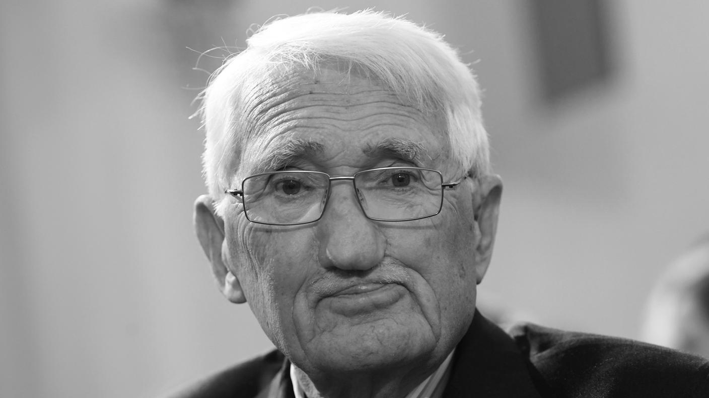 Nel corso di diversi decenni, Habermas è intervenuto spesso su questioni politiche