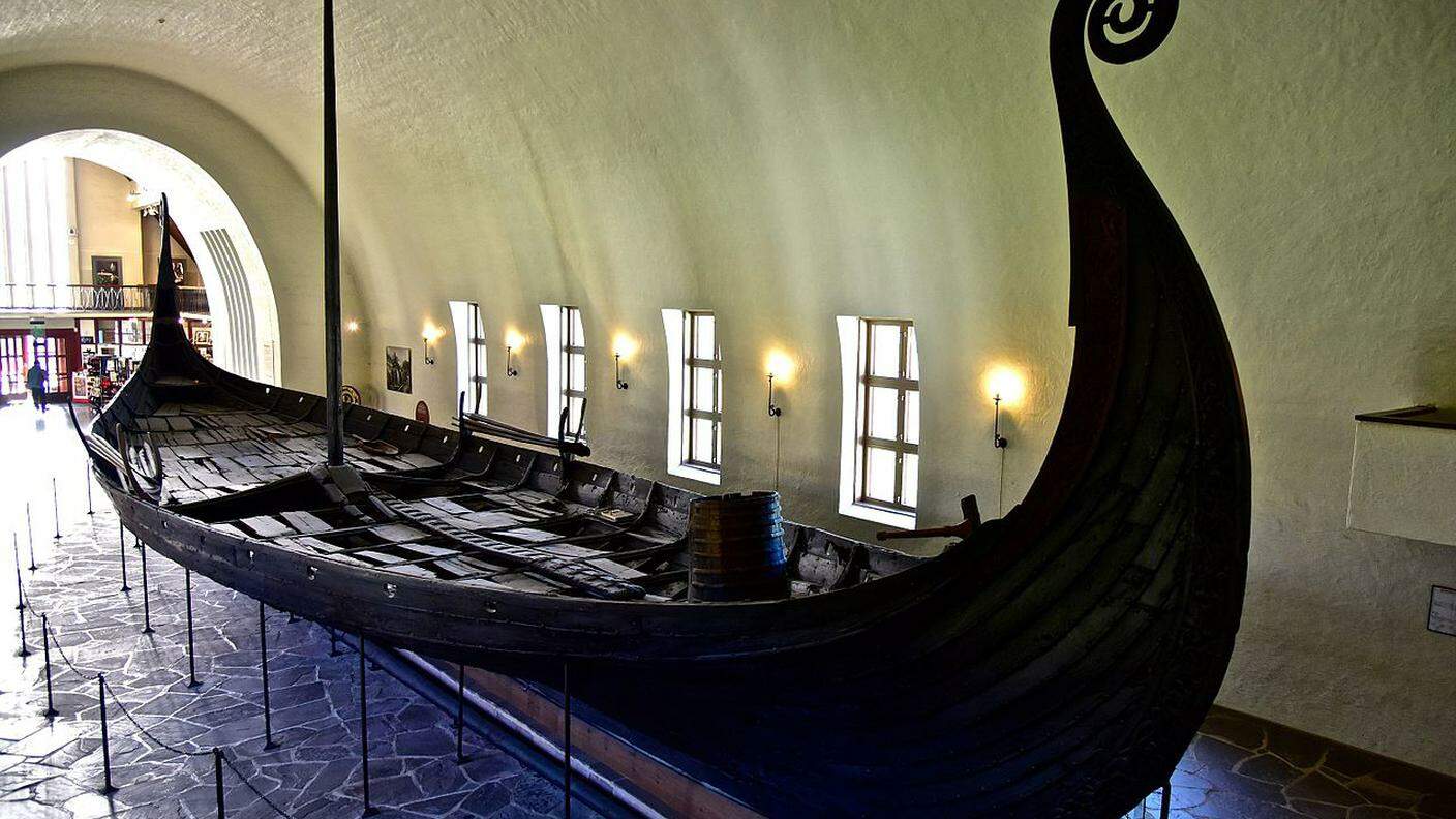 La nave di Oseberg, scoperta in Norvegia e conservata in un museo di Oslo: con imbarcazioni come queste i navigatori vichinghi si spinsero a ovest della Groenlandia