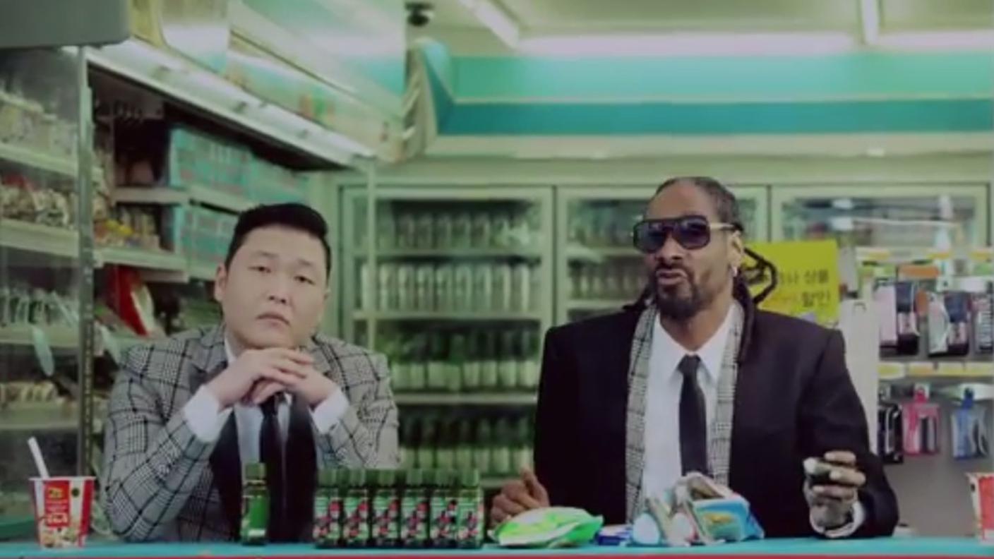 Psy e Snoop Dogg nel video della canzone