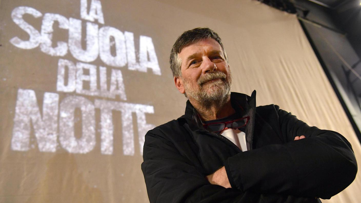 Il regista ha girato una serie di fiction per la Tv italiana