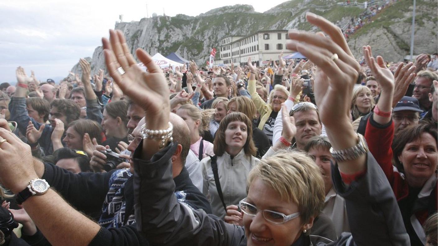 I fans dei Gotthard al concerto del luglio 2008 sul Pilatus, a 2'132 metri d'altitudine