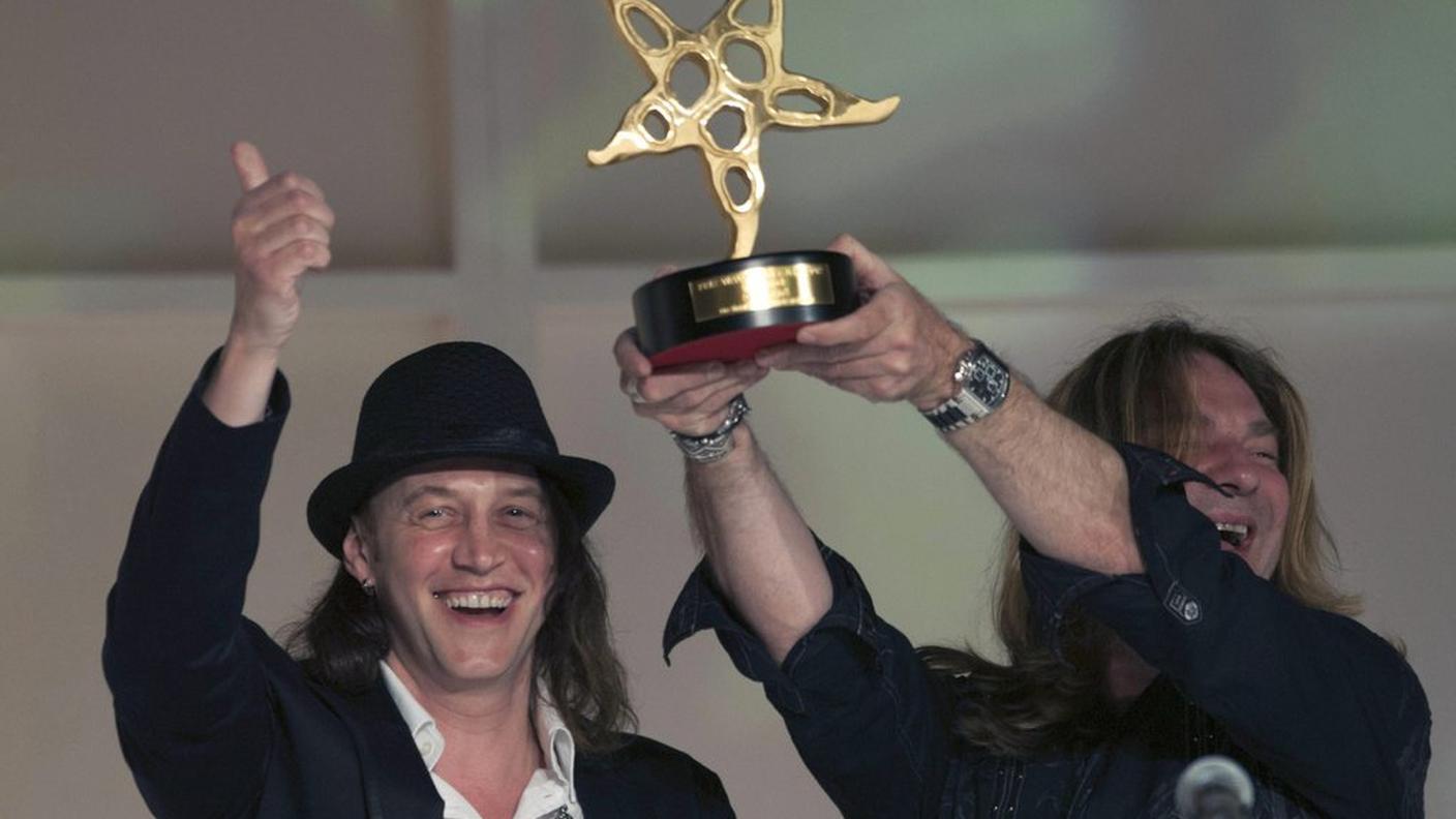 Nic Maeder e Marc Lynn festeggiano il Prix Walo conquistato nel 2013