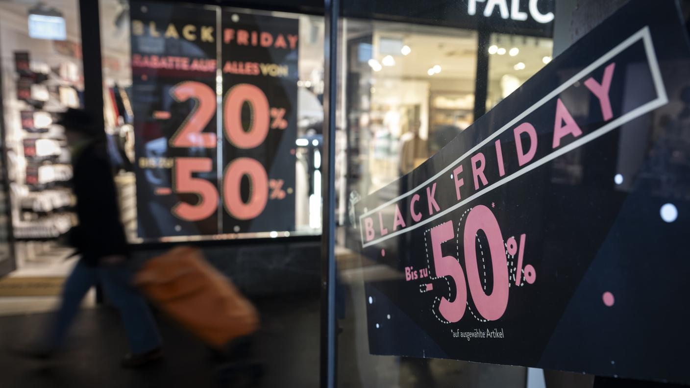 I criminali informatici approfittano della caccia alla buona occasione