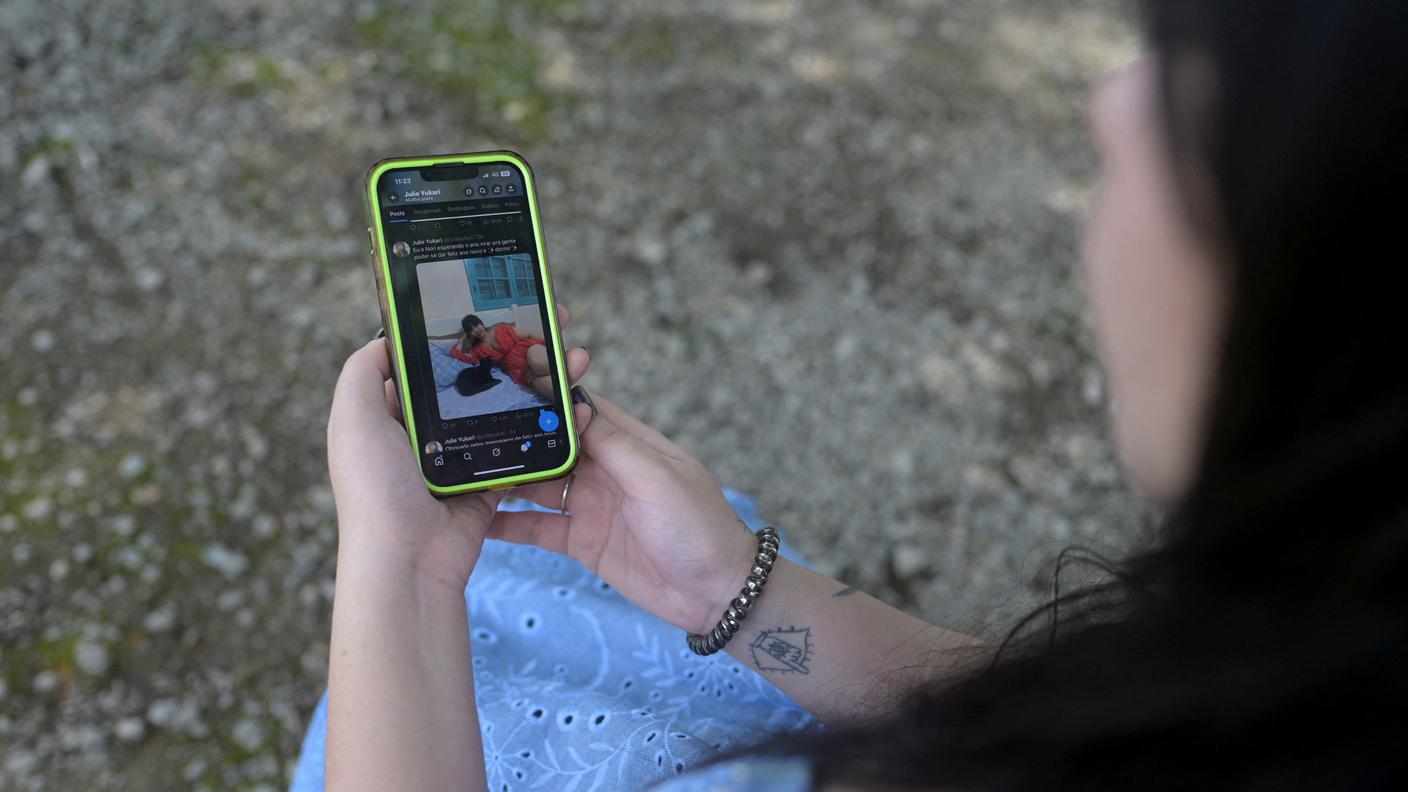 L'IA può "spogliare" persone reali e creare immagini sessuali secondo le preferenze personali