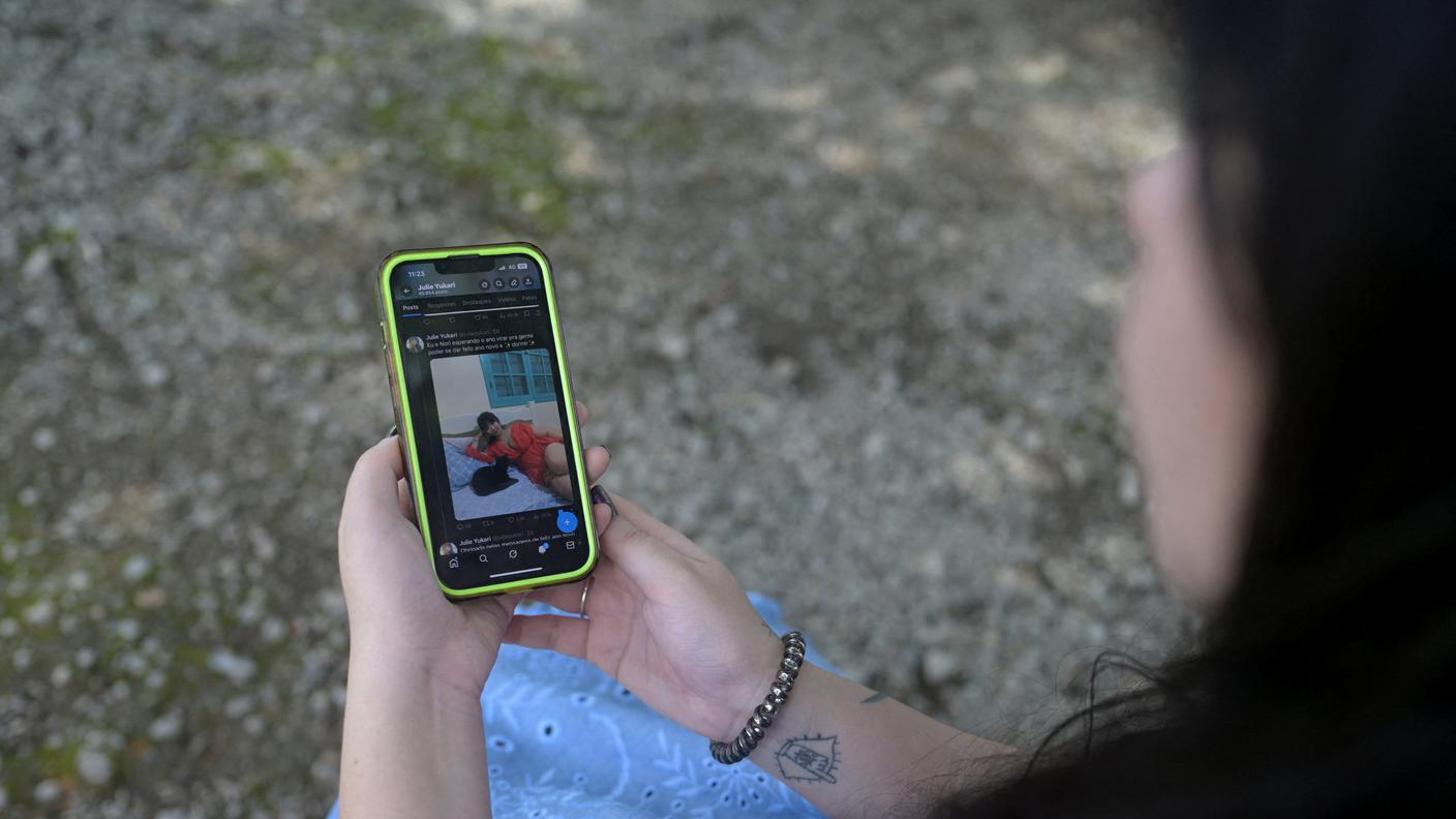 L'IA può "spogliare" persone reali e creare immagini sessuali secondo le preferenze personali