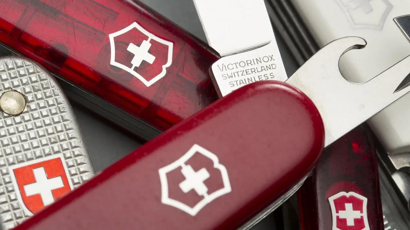 Il classico marchio svizzero Victorinox produce anche valigie, in Asia