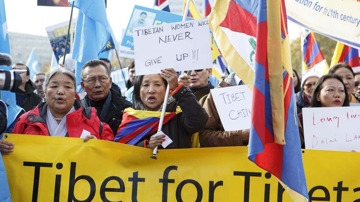 I manifestanti tibetani e uiguri sono uno dei bersagli della repressione cinese in Svizzera
