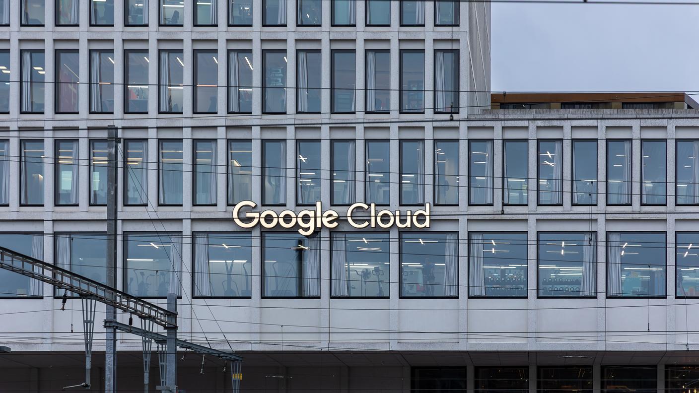 Il logo di Google Cloud sulla sede di Zurigo dell'azienda