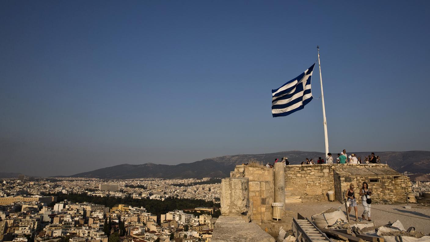 28 luglio. Colloqui al via con Europa, BCE e FMI. Sull'Acropoli la bandiera